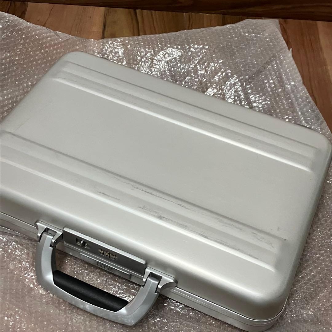 ZEROHALLIBURTON ゼロハリ　ゼロハリバートン　アタッシュケース