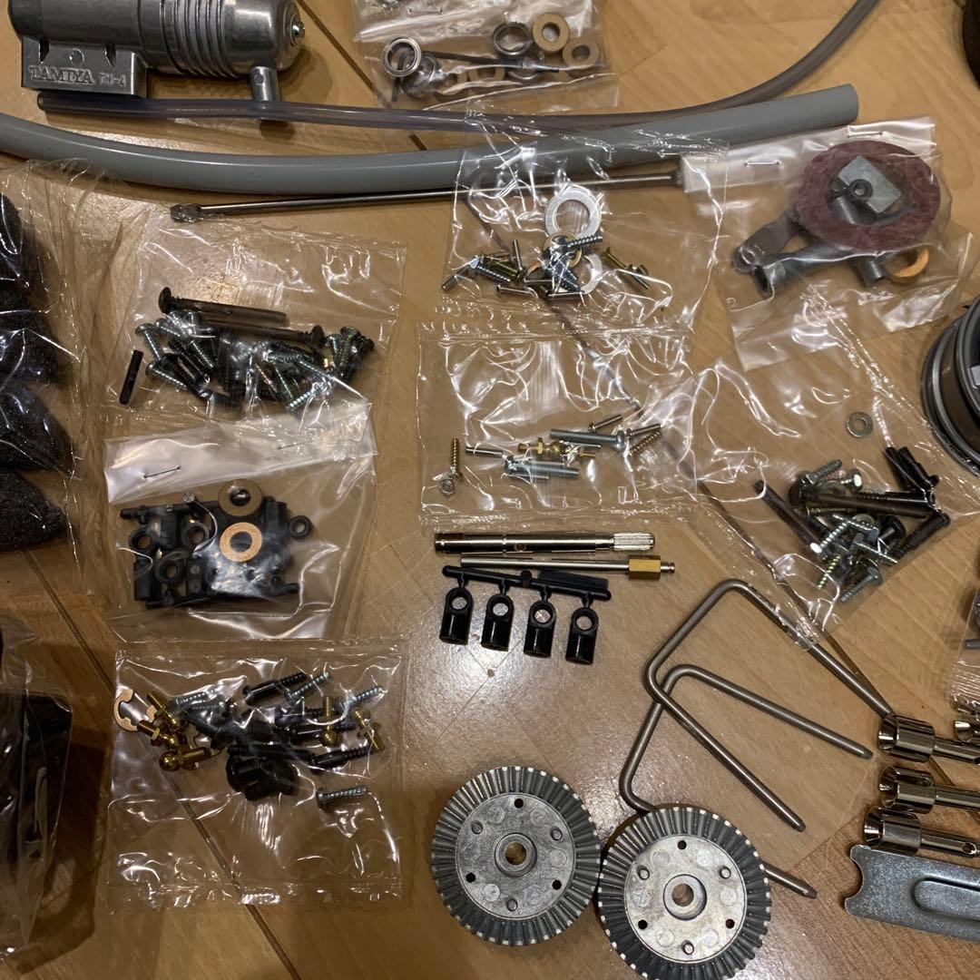 ヴ*ル様 タミヤ　ランチァデルタ　ボディ　シャーシ　エンジン　タイヤ　マフラー