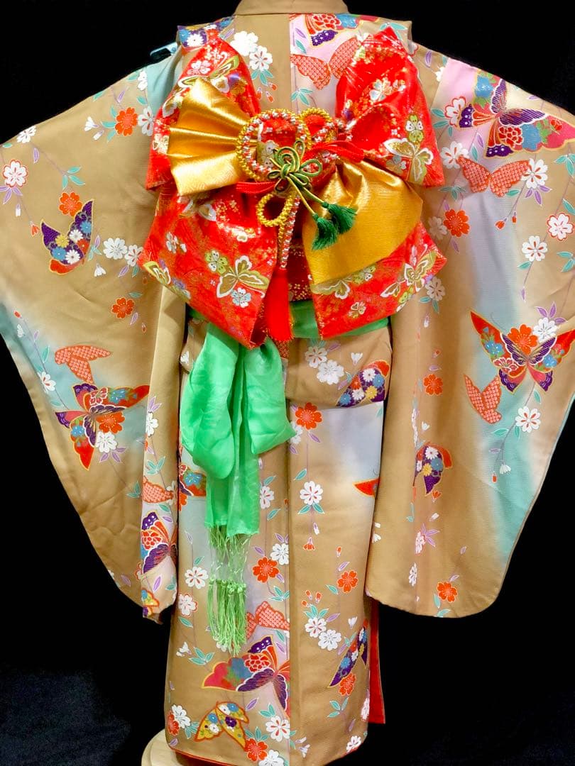 【正絹】七五三　7歳　暈し　舞蝶　四つ身　着物　作り帯　セット　女の子　753