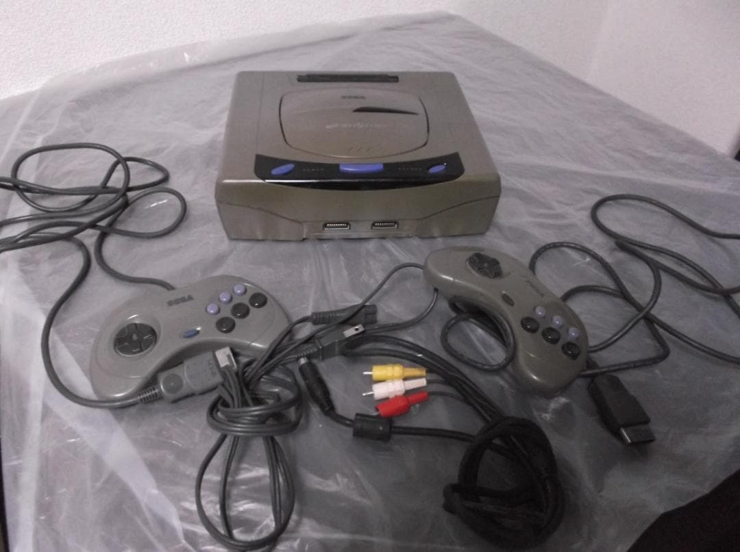 【送料無料】EA―3　セガサターン本体　起動確認済み　＋　ソフト2個のセット