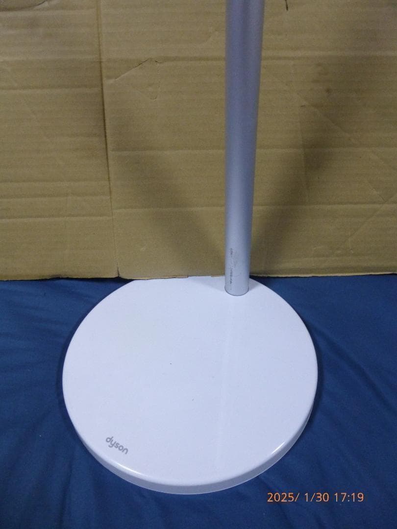 ダイソンSV18　動作確認済み　　目立つキズ無し　エコ54分　充電スタンド付属