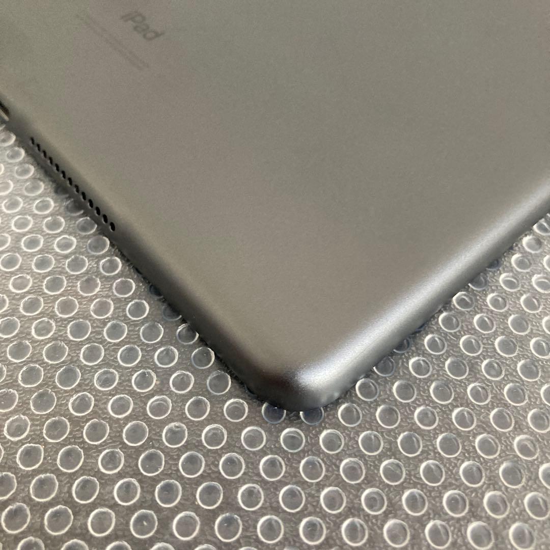 3675【早い者勝ち】美品☆iPad8 第8世代 32GB SIMフリー☆