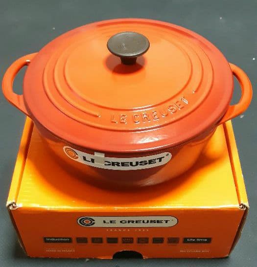 新品　赤　ル・クルーゼ LECREUSET ココット・ロンド 22cm 両手鍋