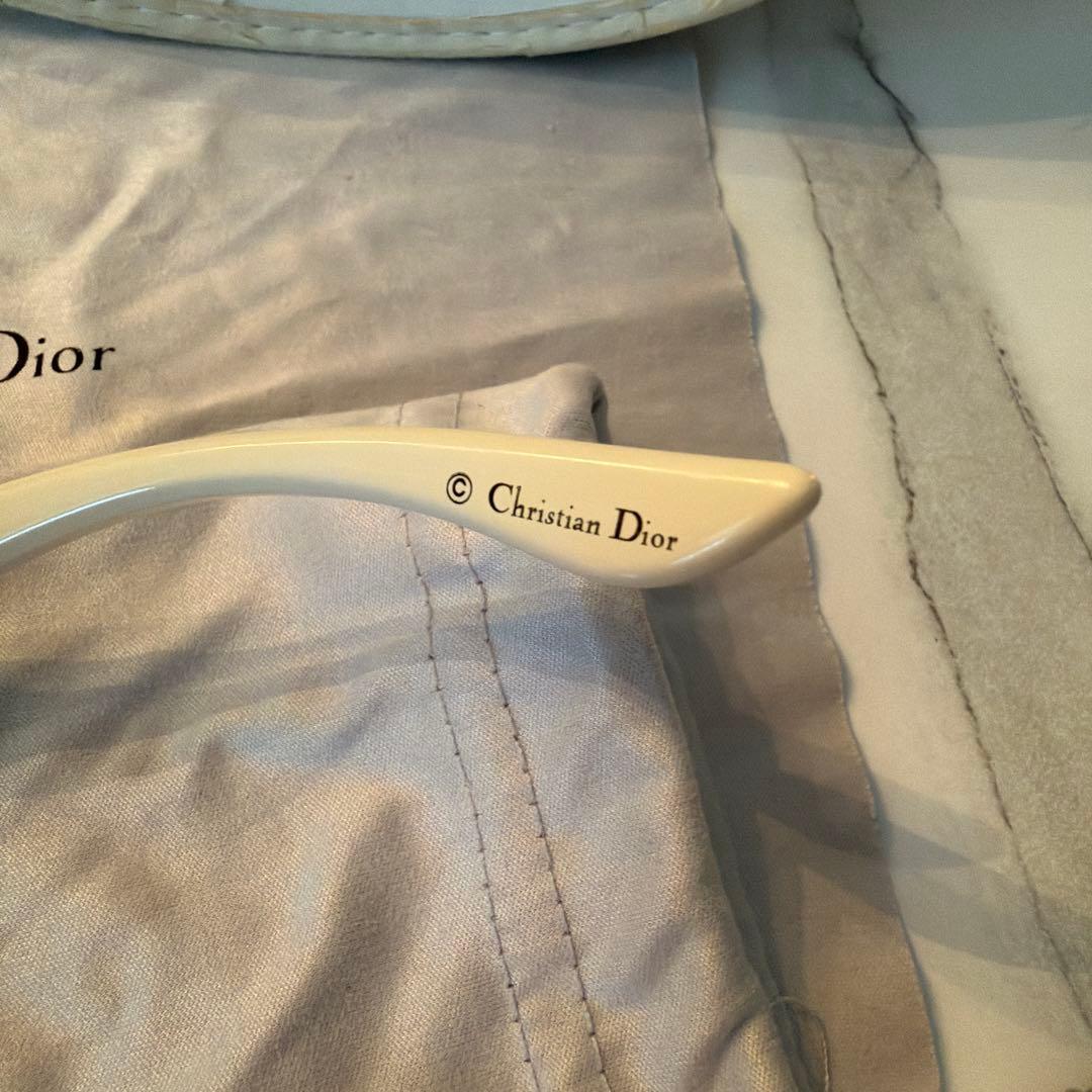 Dior ホワイトサングラス ケース付き
