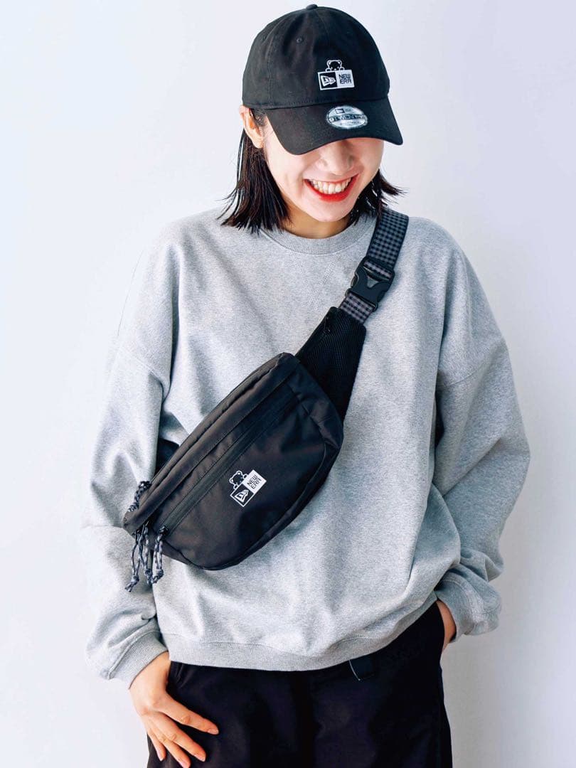 familiar newera ボディバッグ Black