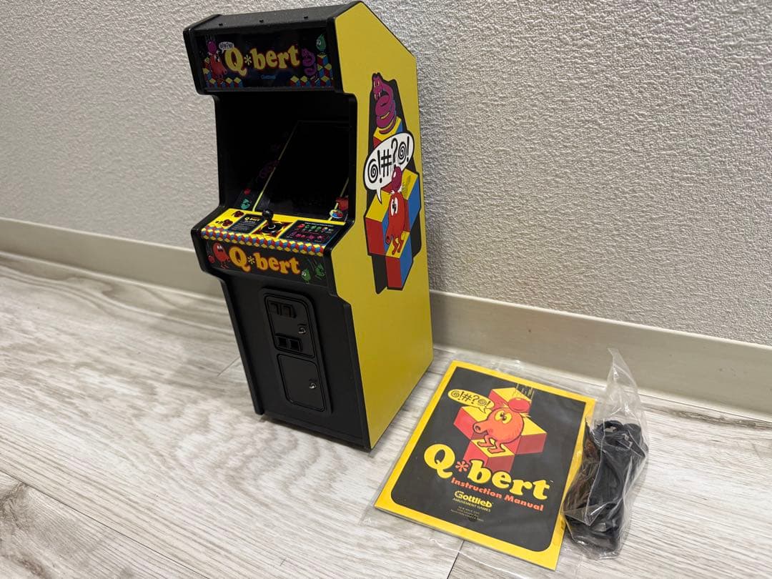 中古1/6スケールQ*bertレプリカミニアーケードゲーム機