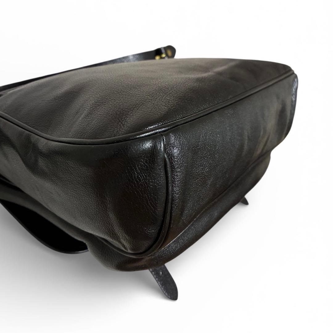 【でぐ様】　　イルビゾンテ 牛革ショルダーバッグ かぶせメッセンジャーバッグ