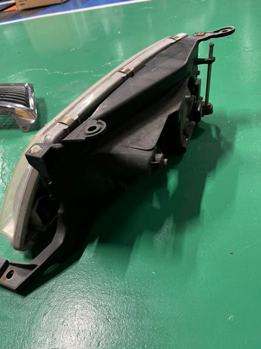 アバロンMCX10純正左右ヘッドライト希少品