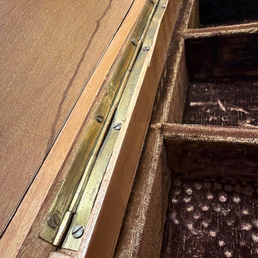 カシミール産(？) クルミ材　古木　彫刻　アクセサリーケース　アンティーク