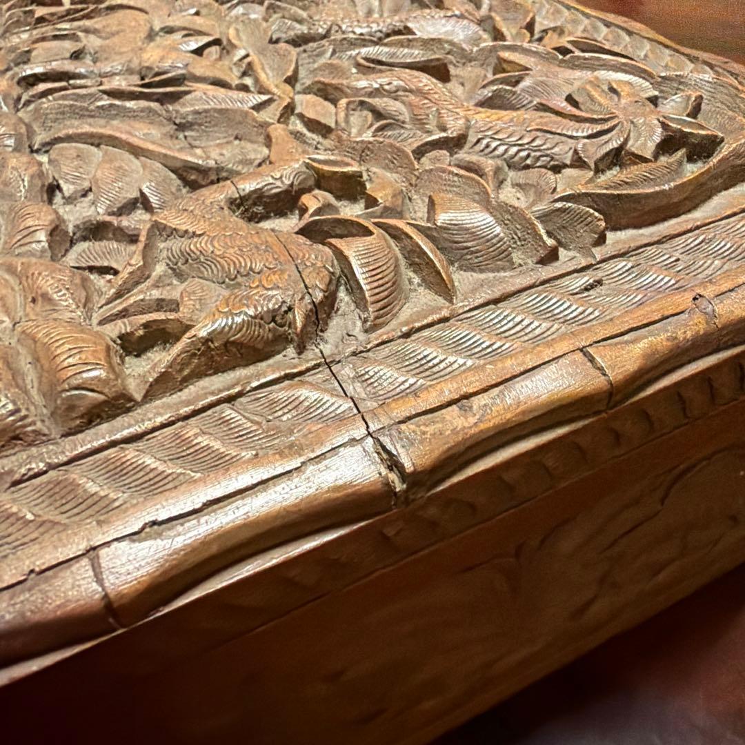カシミール産(？) クルミ材　古木　彫刻　アクセサリーケース　アンティーク