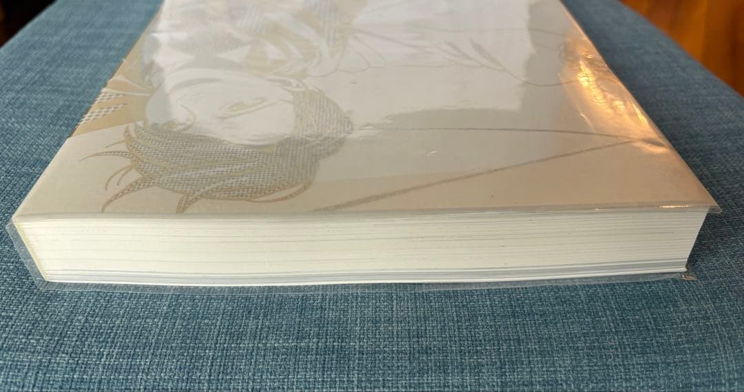 ユーリ!!! on ICE SELECT BOOK 複製原画付　ほぼ新品