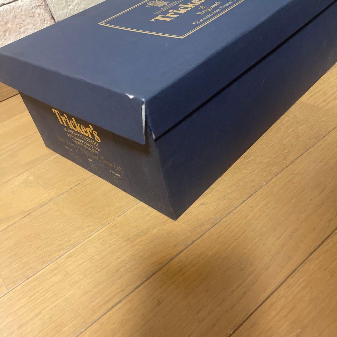 Tricker’s トリッカーズ チャッカブーツ スクエアトゥ