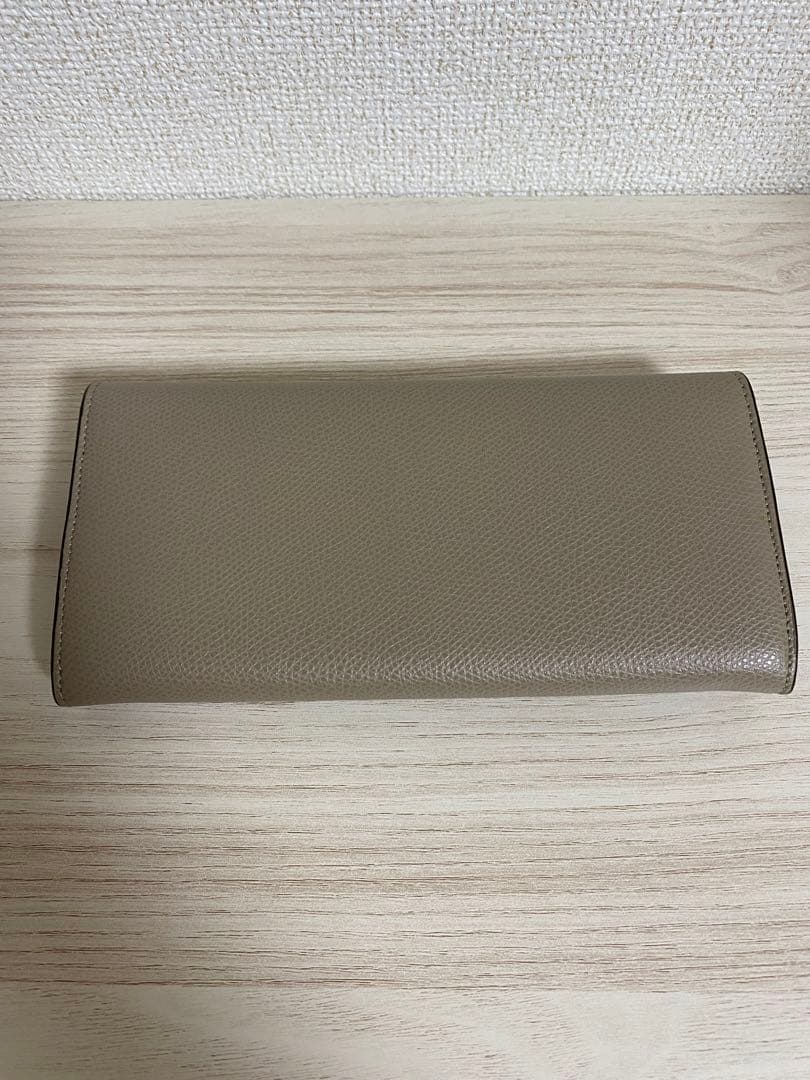【美品】FENDI エフ イズ フェンディ レザー 二つ折り長財布