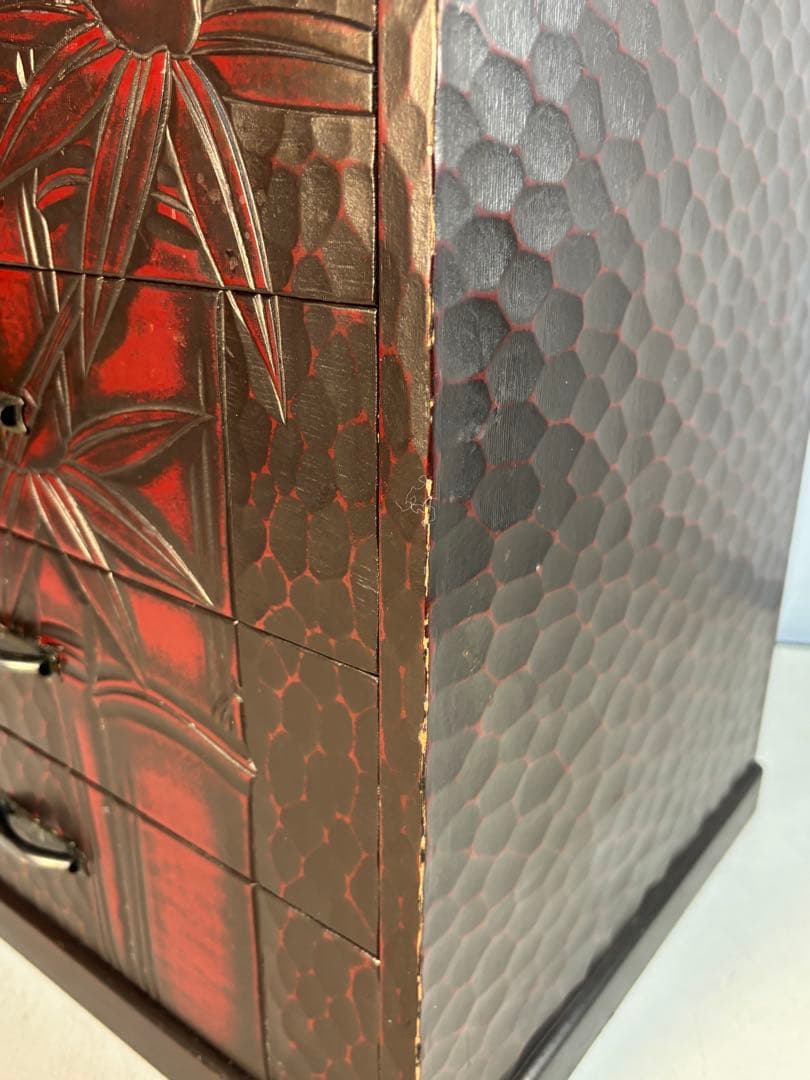 昭和レトロ　鎌倉彫り　竹彫刻の木製 小タンス 漆塗り　10段引き出し