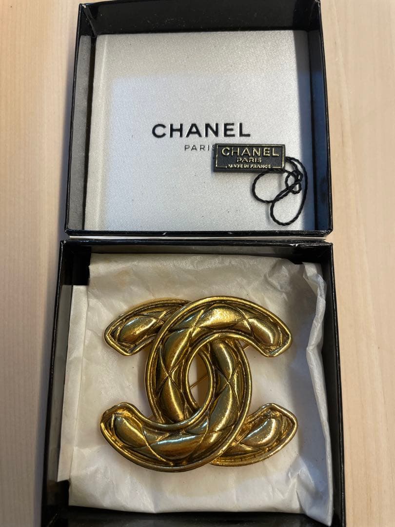 CHANEL ゴールド CCロゴ ブローチ