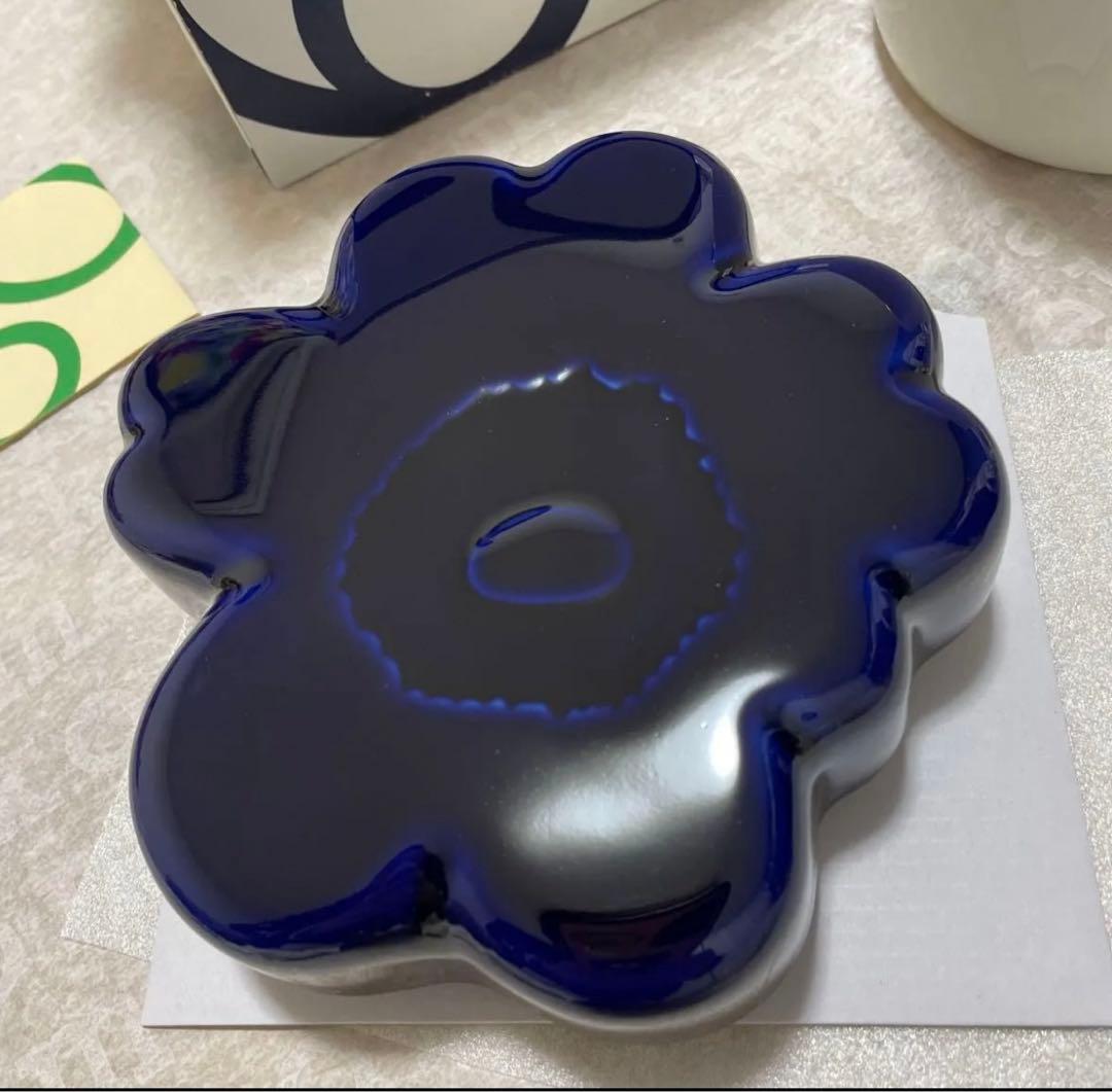 新品　マリメッコ　ウニッコ　キャニスター