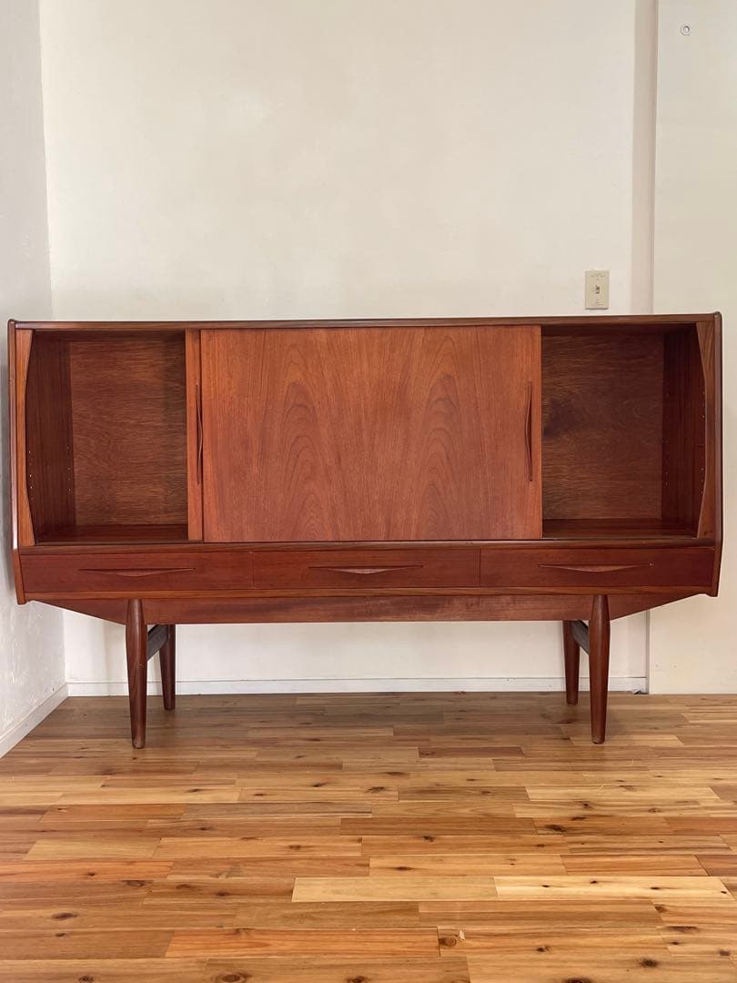 北欧 デンマーク ヴィンテージ チーク オイルフィニッシュ サイドボード