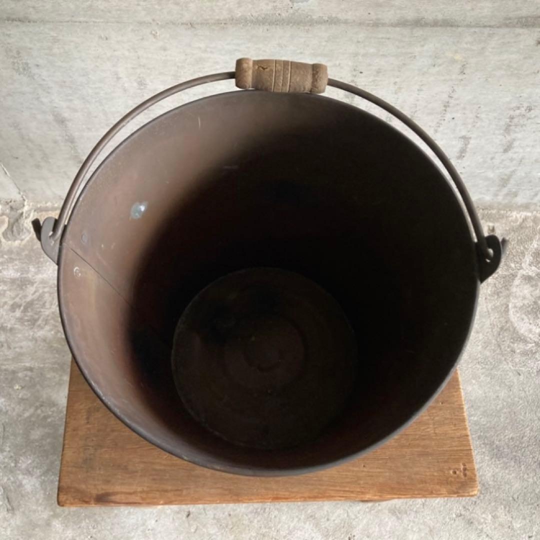 古い味のある銅製のバケツ 桶 花器 置物 オブジェ レトロ ヴィンテージ