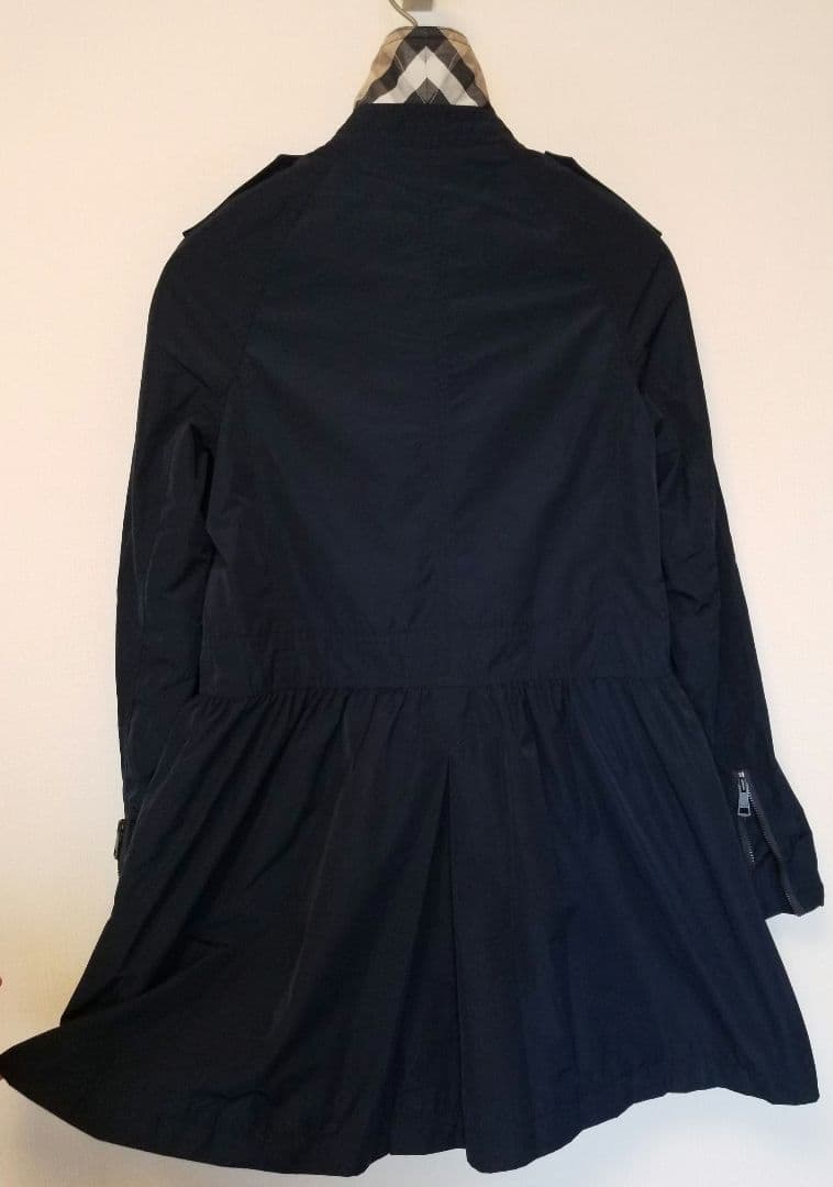 未使用近い人気バーバリーチルドレンハーフコート 美品 ベージュ紺キッズ大人○良品