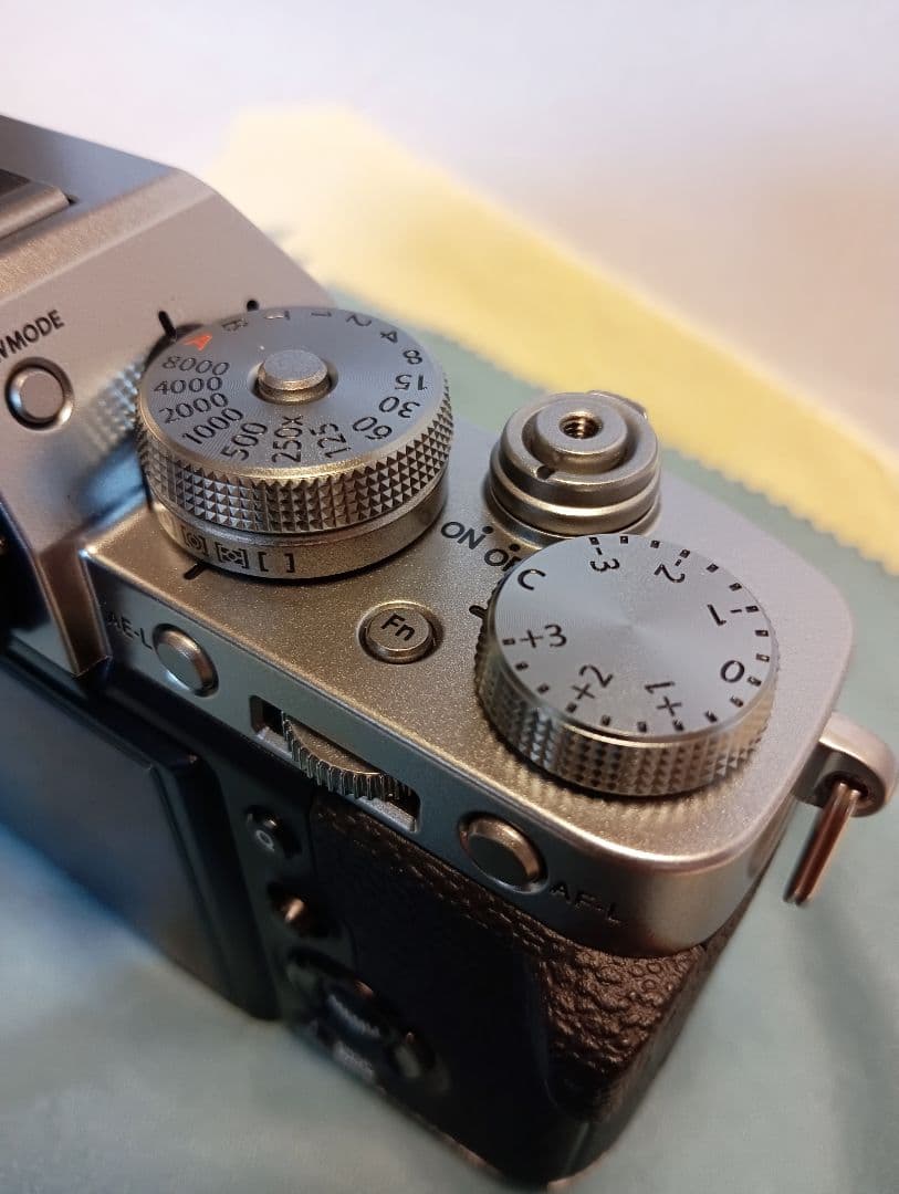 美 品 FUJIFILM X-T3 シルバー 本体 バッテリー2個付き