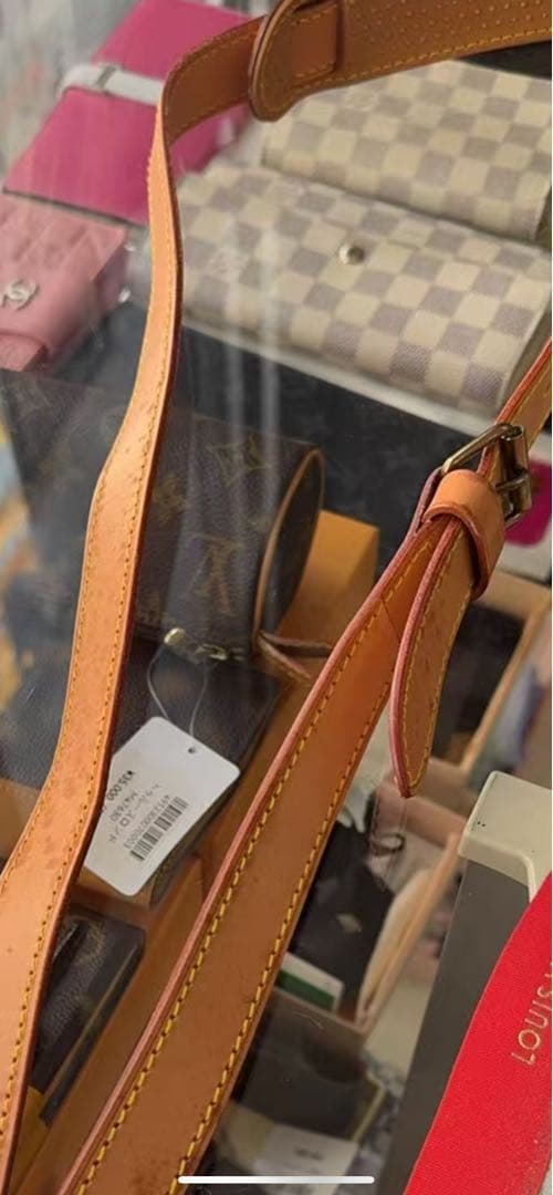美品　ルイヴィトン　LV　ショルダーストラップ　ゴールド金具