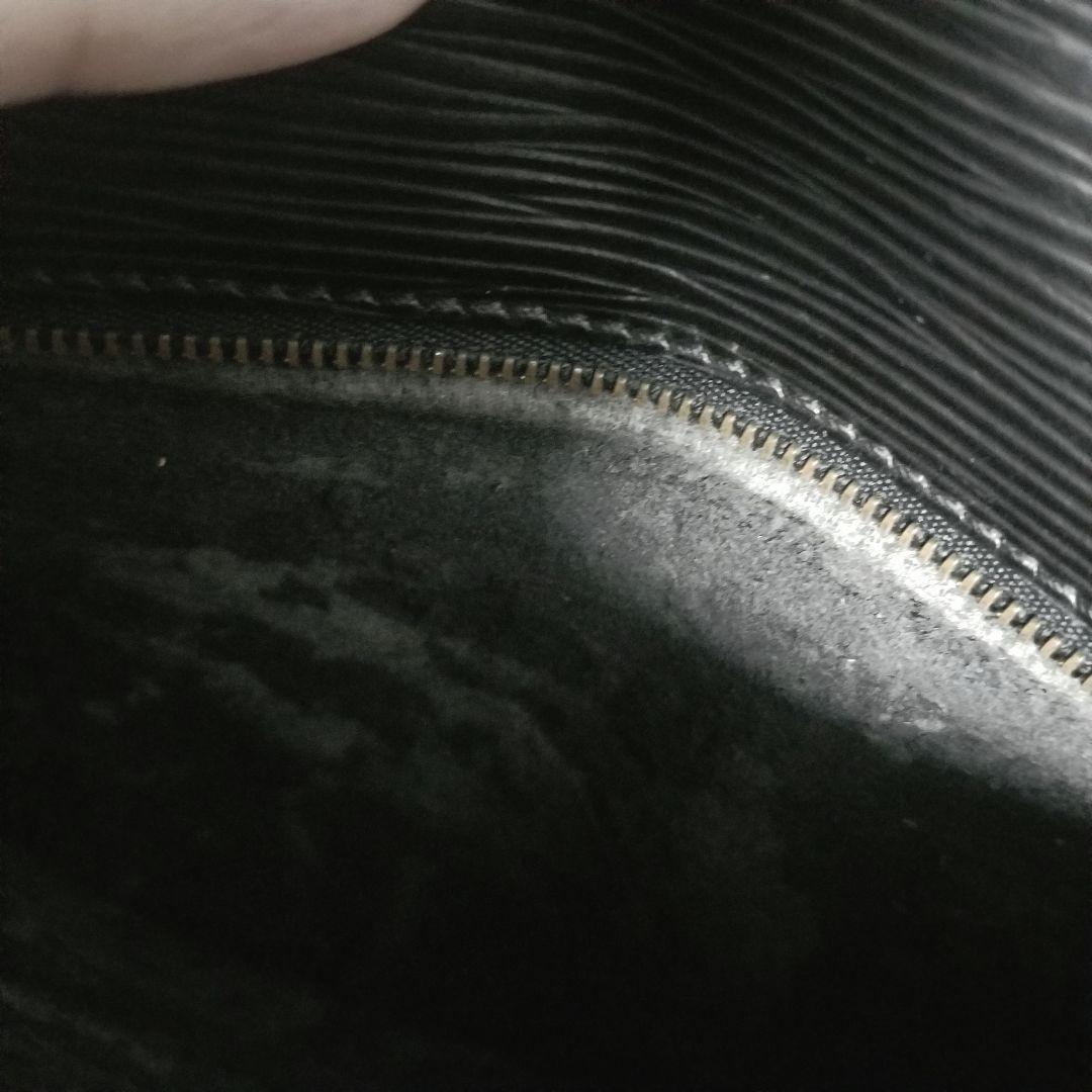 LOUIS VUITTON エピ　セカンドバッグポシェット　セリエ　ドラゴンヌ