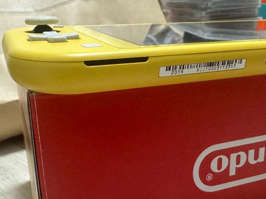 Nintendo Switchライト イエロー 本体とソフトセット