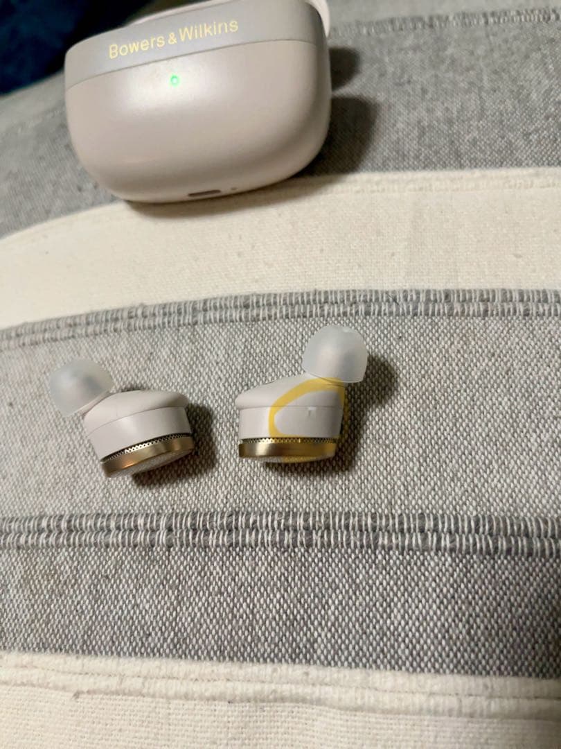 Bowers & Wilkins Pi8 ワイヤレスイヤホン ホワイト
