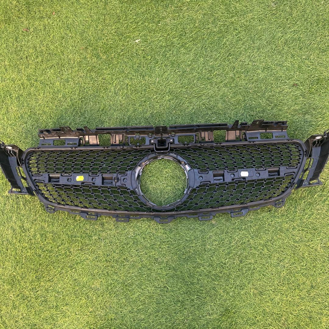 ベンツ　W213 E43 AMG （前期）43スタイルダイヤモンドグリル