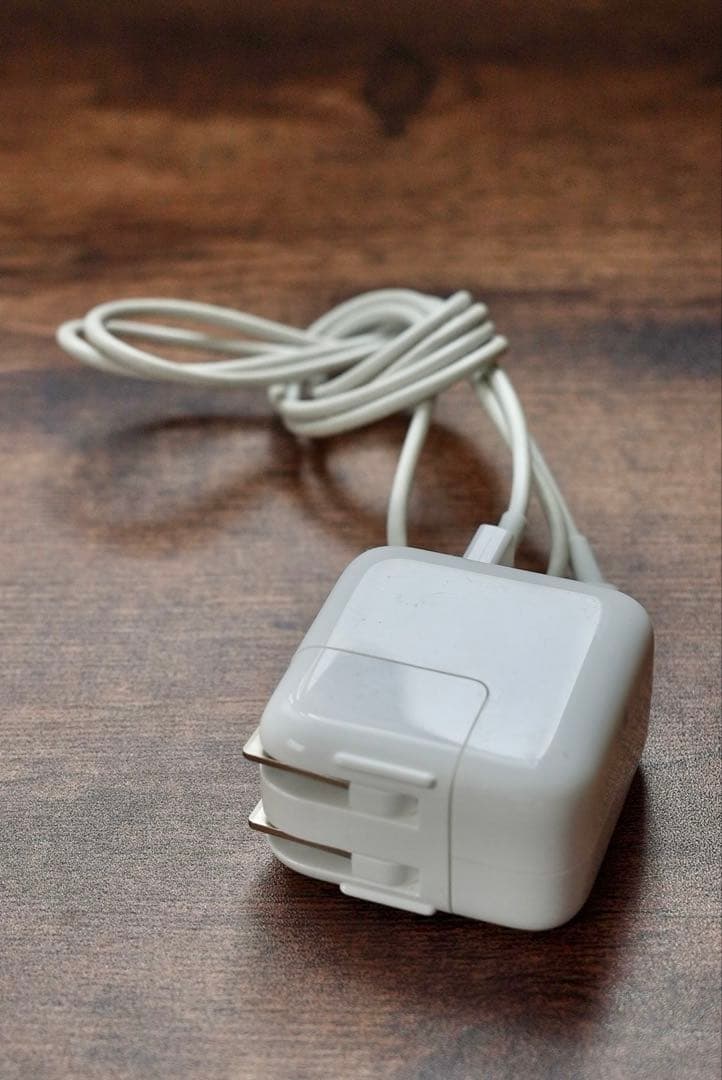 iPad 第7世代 WiFiモデル 32GBカバー付き