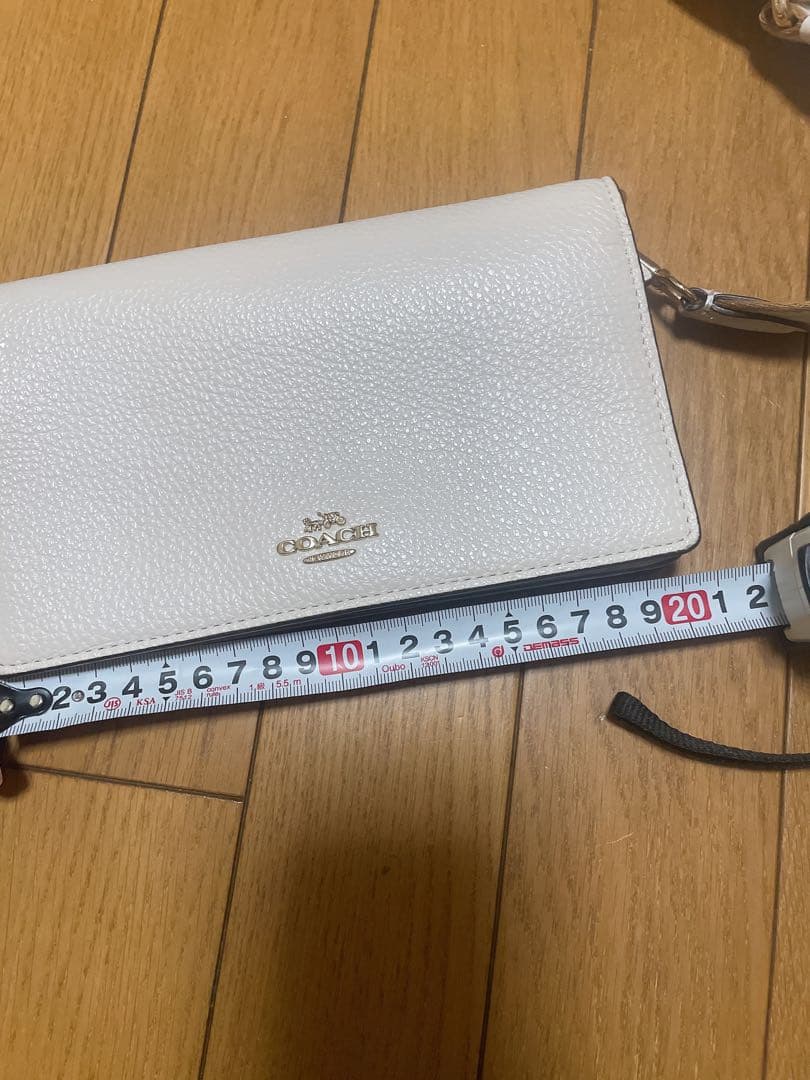 COACH ホワイトレザー ショルダーバッグ スマホショルダー ウォレット