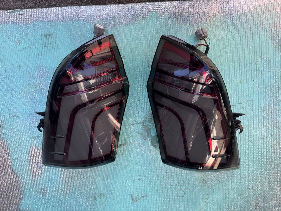 90系ノア/ヴォクシー　LEDテールランプ