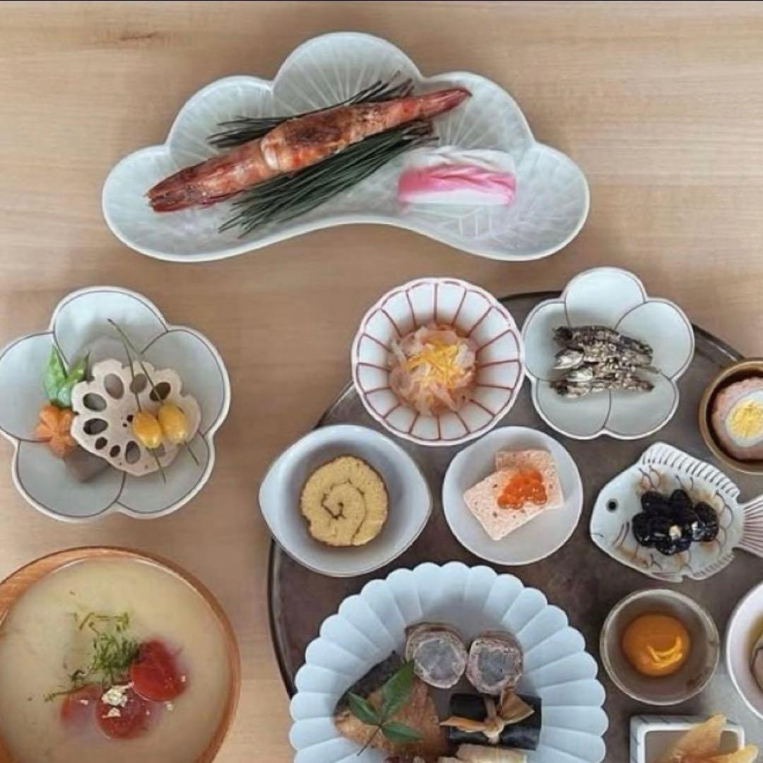 【新品】【大人気】有田焼幸楽窯　錦銀松葉形前菜皿3枚セット　縁起物