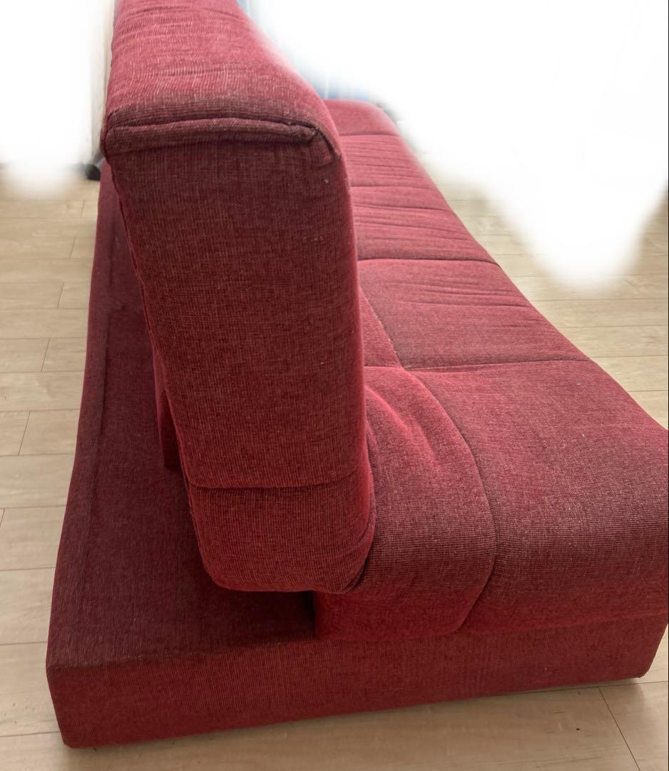 赤い3人掛けソファ　ソファーベッド　リクライニング　レッド
