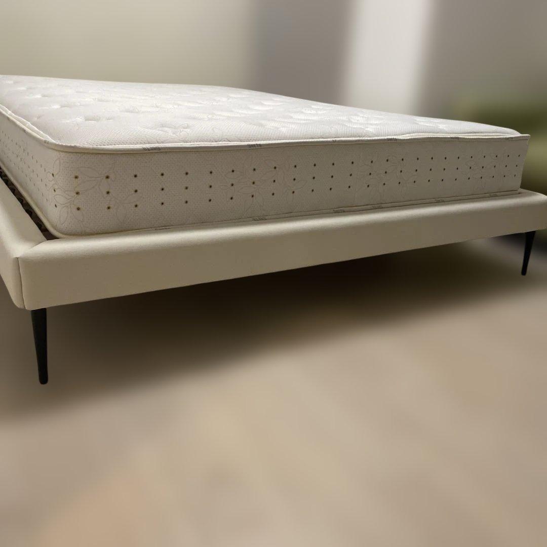 BoConceptベッドフレーム　マットレスサータ