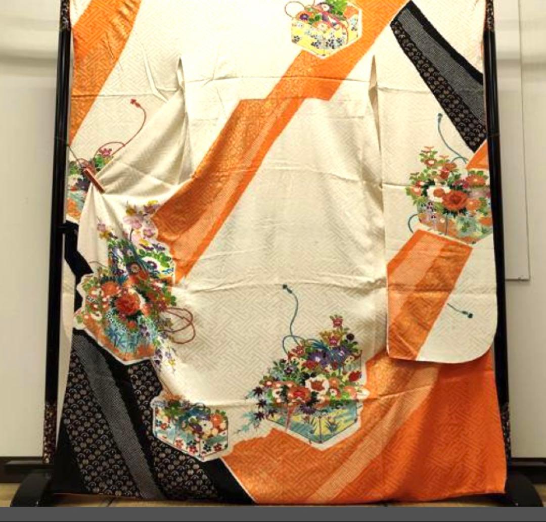 振袖 フルセット6点サイズＬ豪華振袖　駒刺繍　文箱花文　金彩　正絹