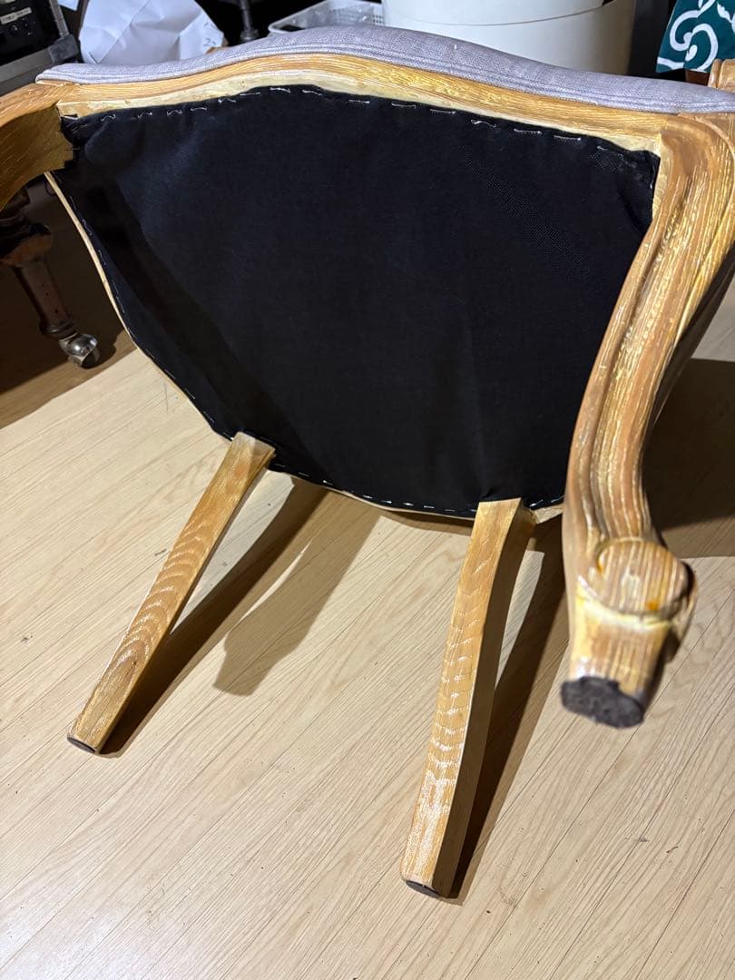 シャビーシックなスタイリングチェア　ダイニング　店舗什器　リビング