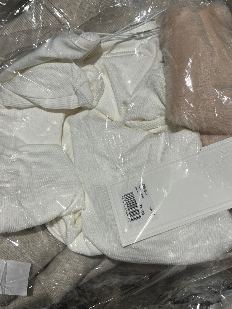 新品未使用♡andmary Doggy fur tops beige