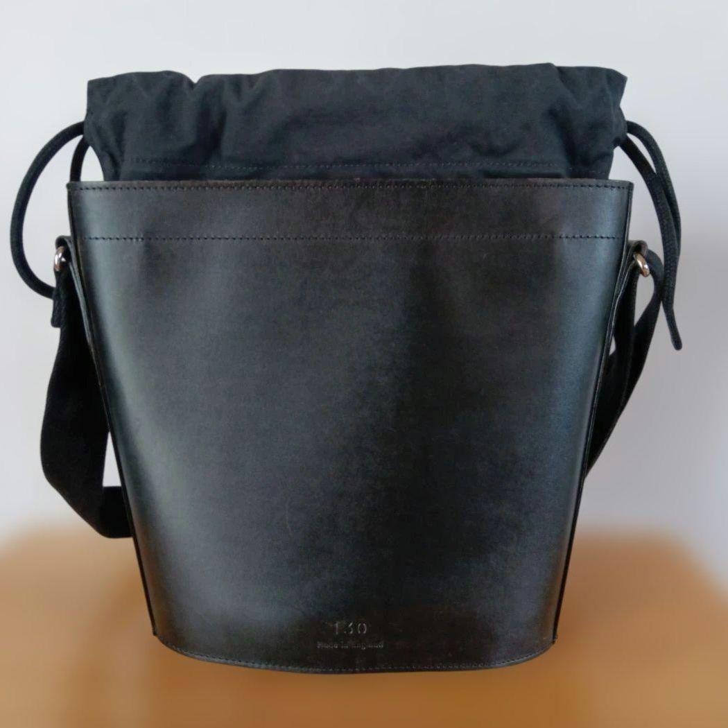 希少美品◆マーガレットハウエル ショルダーバッグ　バケツ　レザー　限定　ブラック