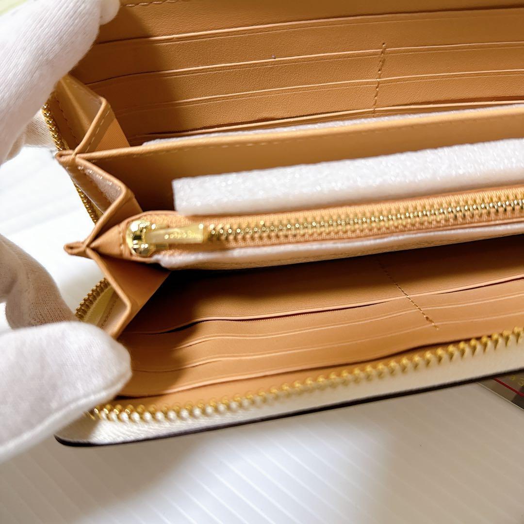 【新品未使用】COACH　長財布　C8695　IMCAH ホワイト　花柄