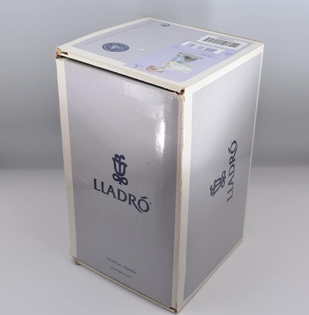 びっくりした　＃6759　No.4　★リヤドロ　スペイン　ポーセリン　箱付き