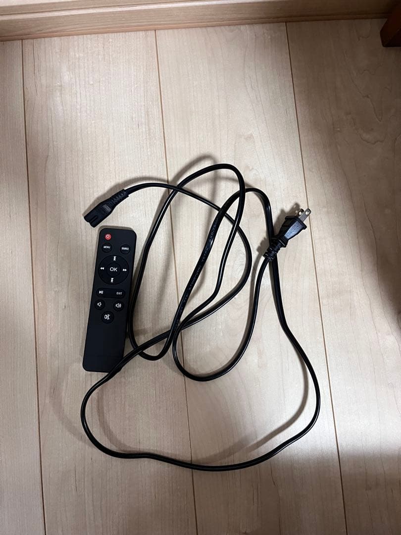 DR.J ミニプロジェクター 三脚付 ホームシアター ホワイトhi-04 箱無し