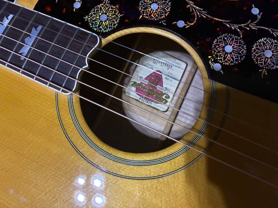 ギブソンJ 200 100周年限定モデル