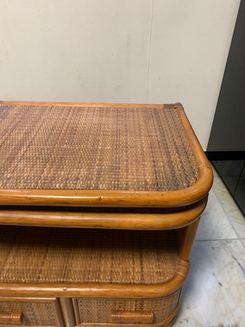 昭和レトロ★キャスター付きラタンのテレビ台　天板回転式で便利　籐　テレビ台