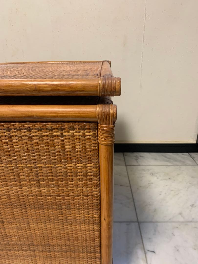 昭和レトロ★キャスター付きラタンのテレビ台　天板回転式で便利　籐　テレビ台