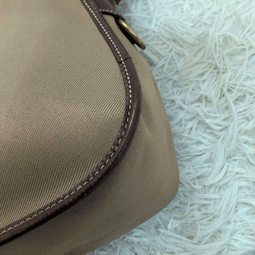 美品 A4可✨️ハンティングワールド サファリトゥデイ メッセンジャーバッグ