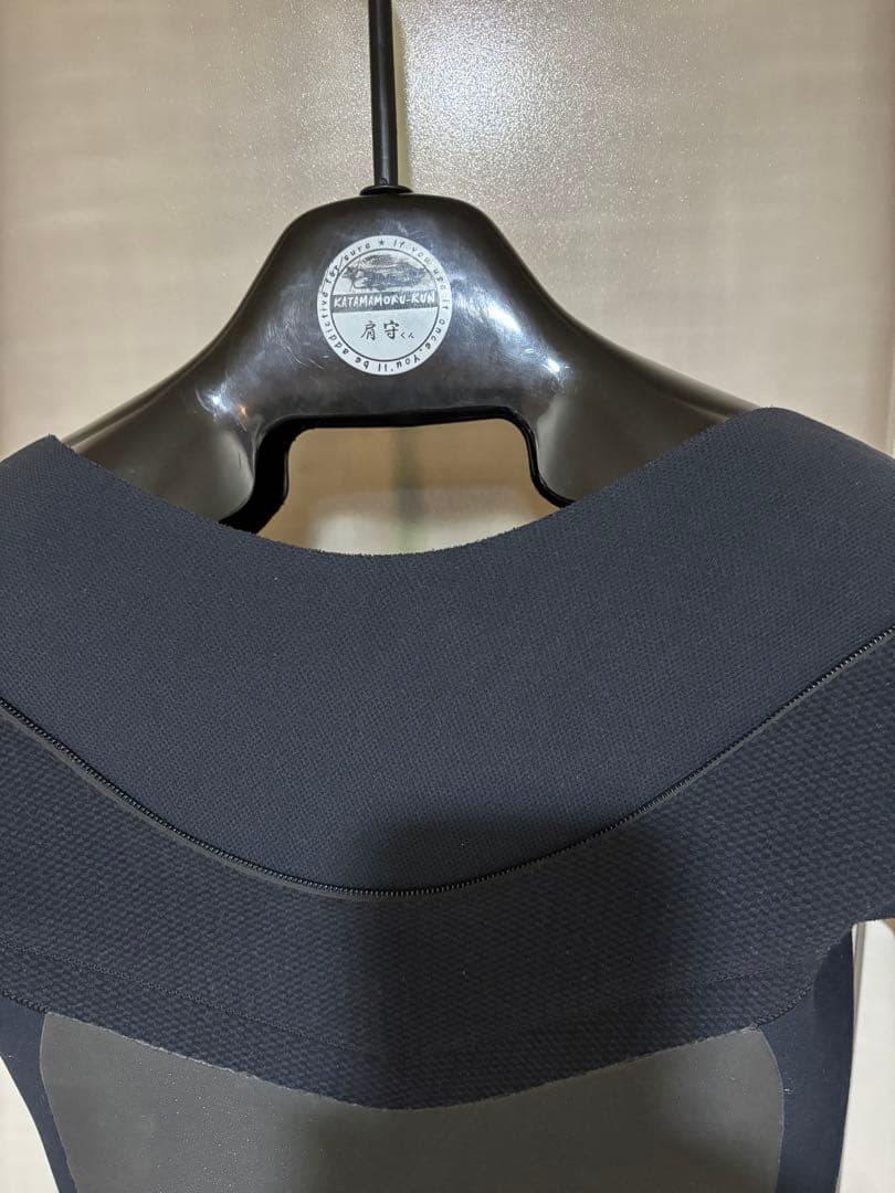 本日限定値下げ！　ビラボン　ガルウィングジップ　5×3mm　セミドライ　Mサイズ