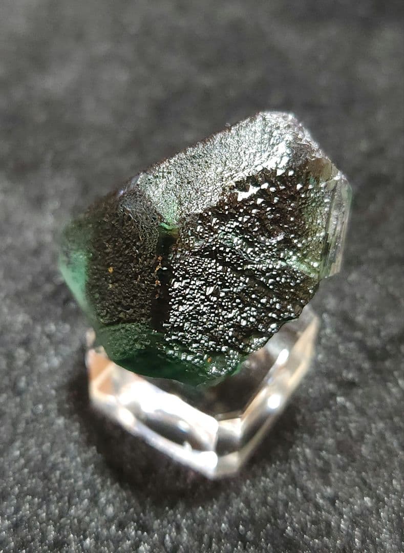 エロンゴ産バイカラーフローライトキューブNo1309