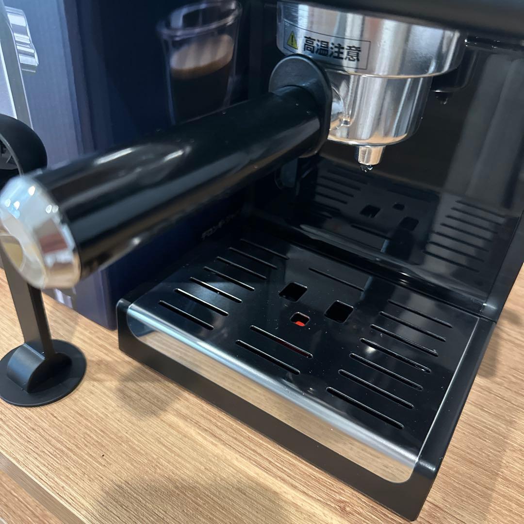 デロンギ エスプレッソカプチーノメーカー ECP3220J-BK