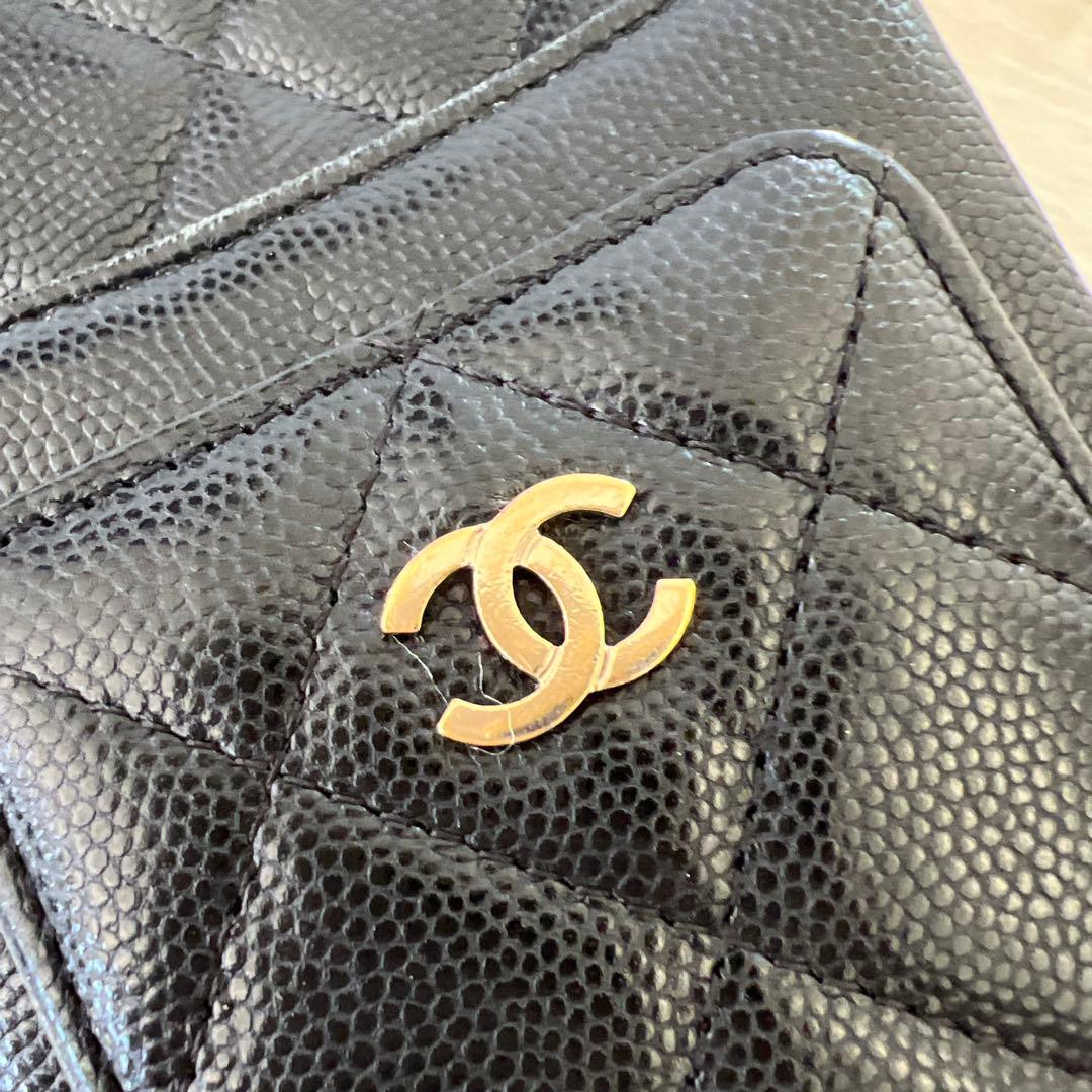 シャネルフォンケースショルダーキャビアスキン